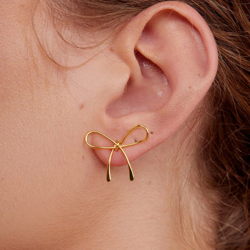 Gold Slim Bow Stud Earrings | ZENZII